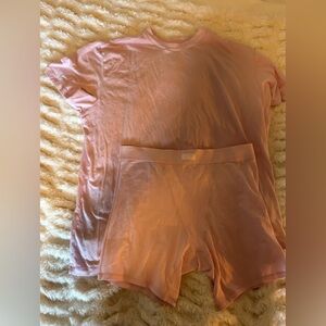 SKIMS sleep lounge set in baby pink - size medium